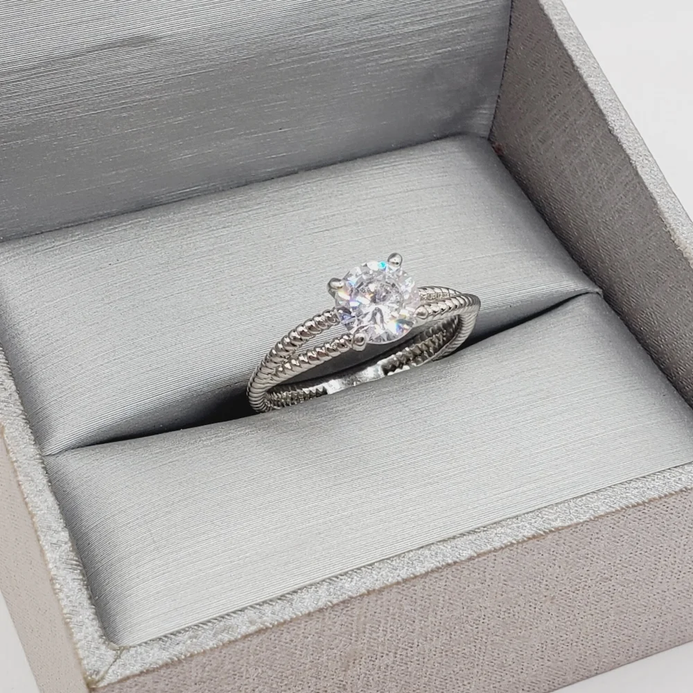 Round Cut Diamond Simulant Rhodium Plated Silver Tone Solitaire Cable Rope Ring
